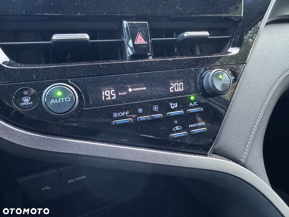 Toyota Camry 2.5 Hybrid Comfort CVT - 18