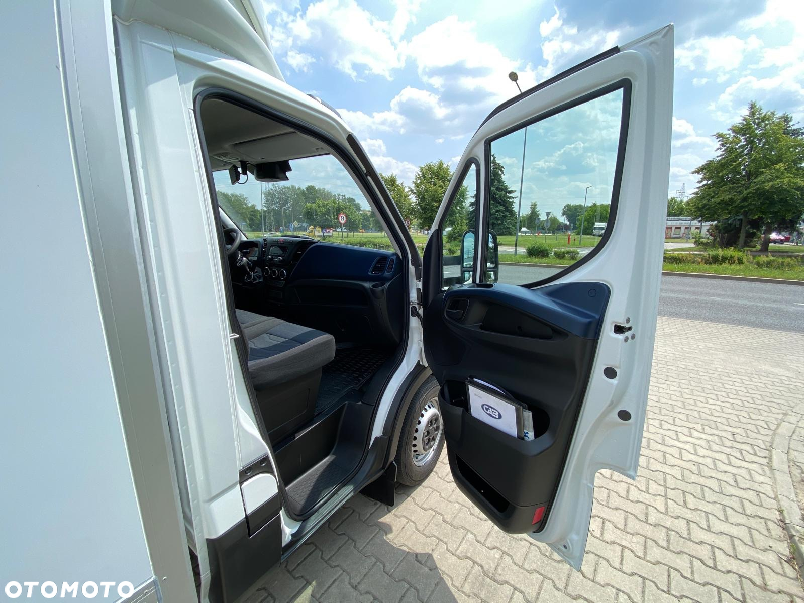 Iveco DAILY 35-160 HI-MATIC CHŁODNIA 8EP THERMO KING V300 MAX WINDA ZEPRO - 37