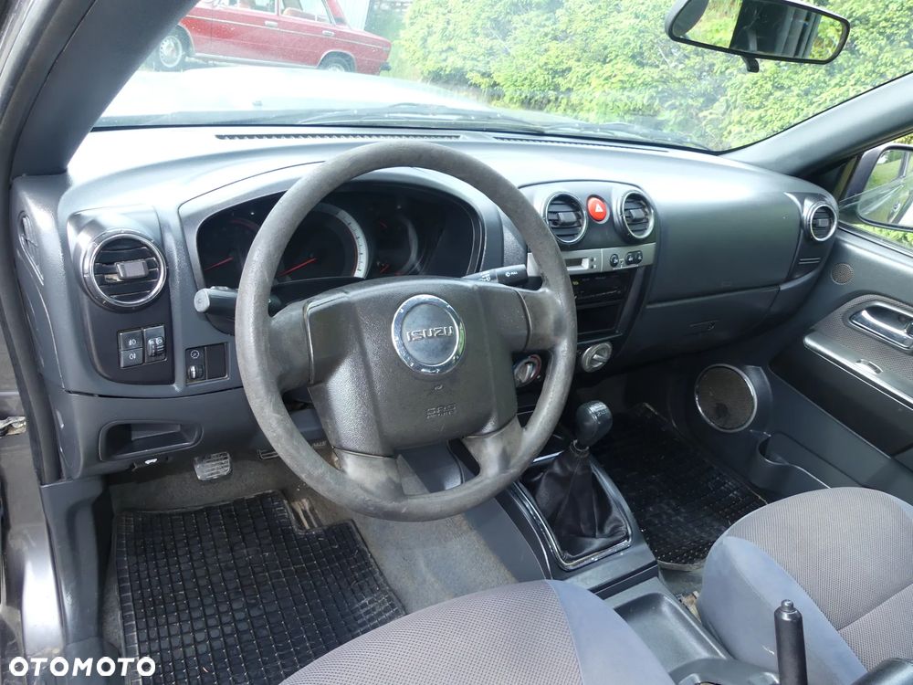 Isuzu D-Max 2.5d DC Custom - 5