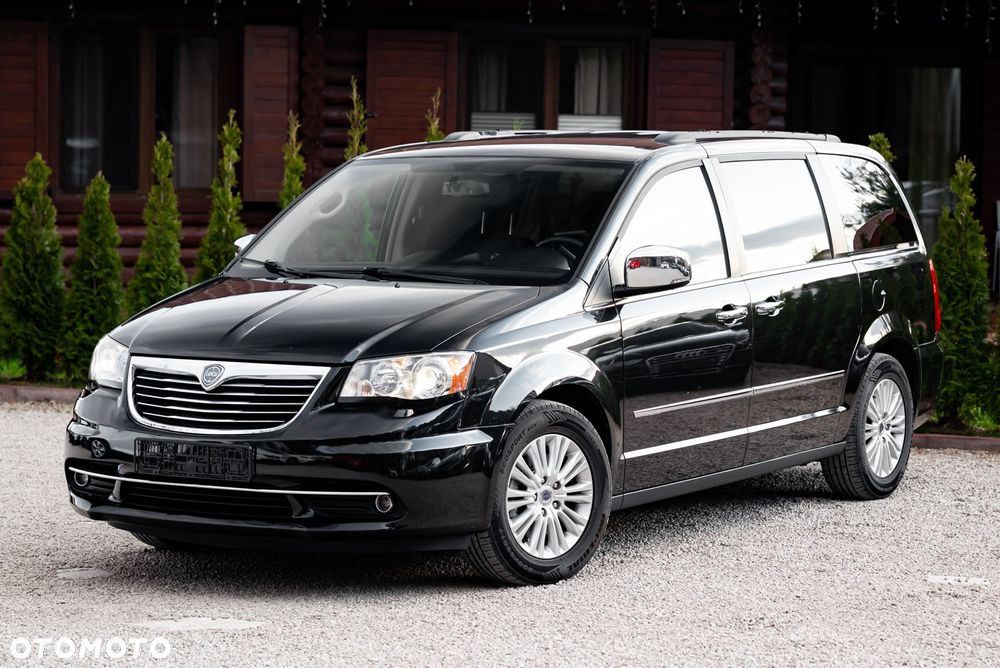 Lancia Voyager 3.6 Platinum - 2