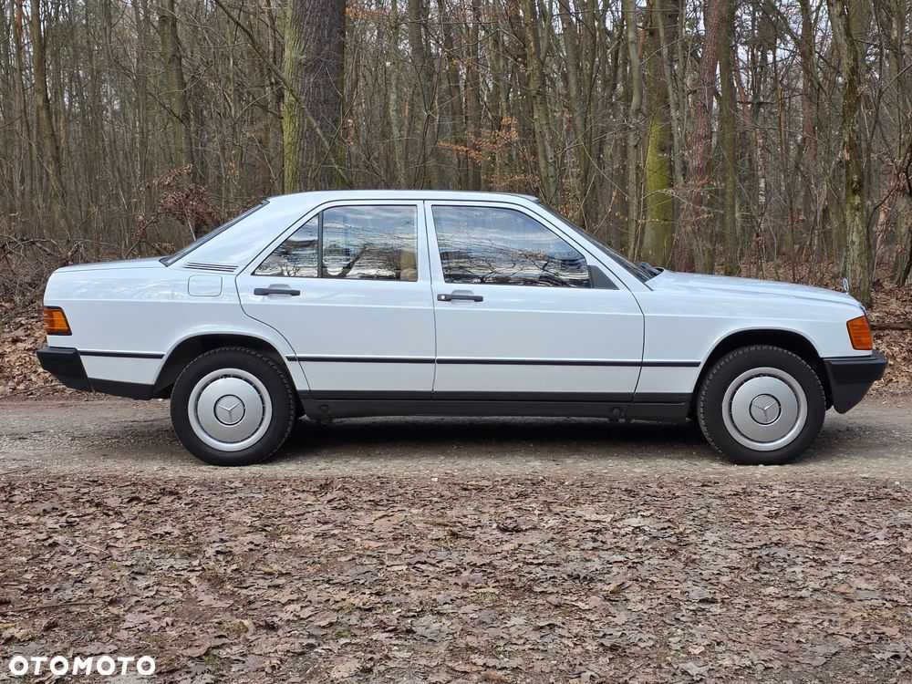 Mercedes-Benz W201 (190) - 7