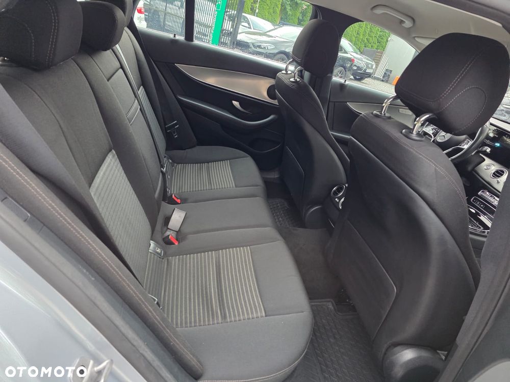 Mercedes-Benz Klasa E 220 d 9G-TRONIC Avantgarde - 25