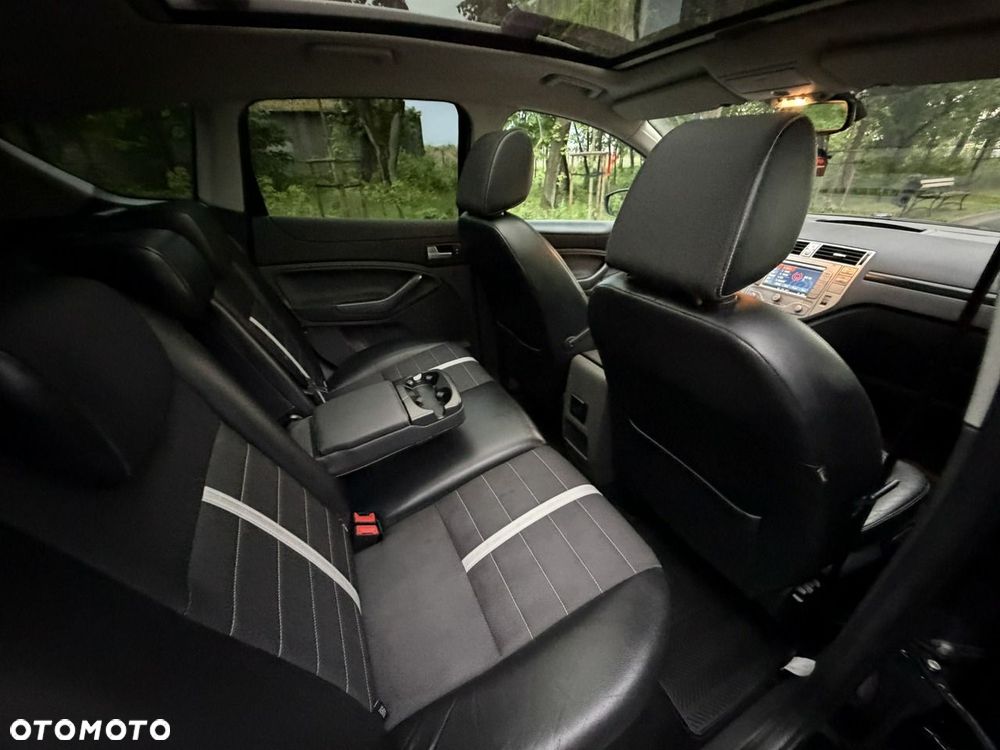Ford Kuga - 27