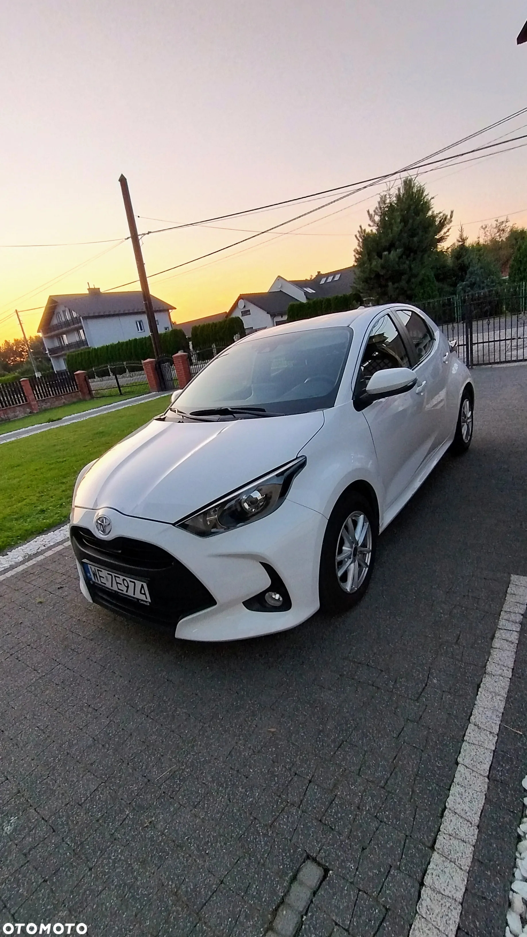 Toyota Yaris ver-1-5-comfort - 2