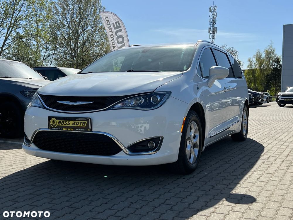 Chrysler Pacifica - 5