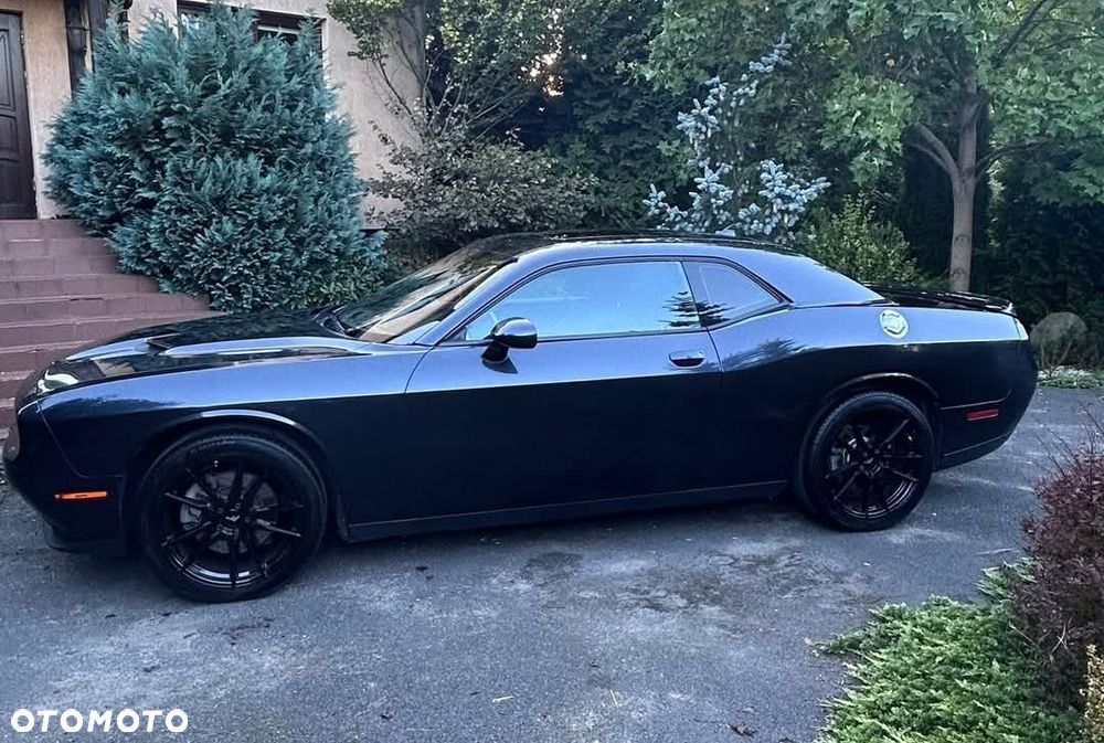 Dodge Challenger - 4
