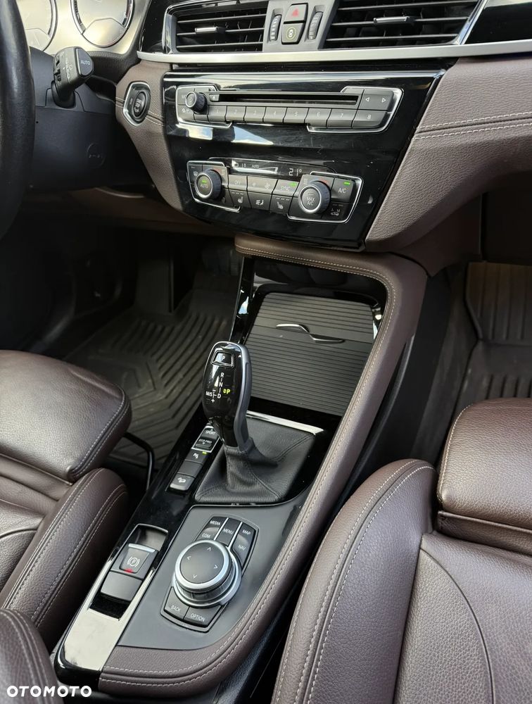 BMW X1 xDrive18d - 16