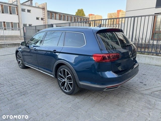 Volkswagen Passat - 2