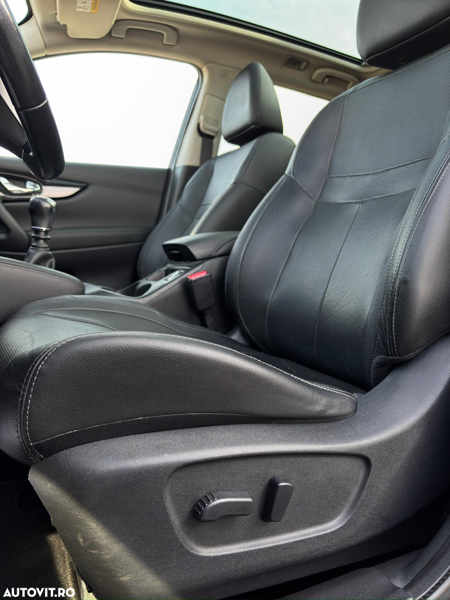 Nissan Qashqai 1.5 DCI Start/Stop Tekna - 24