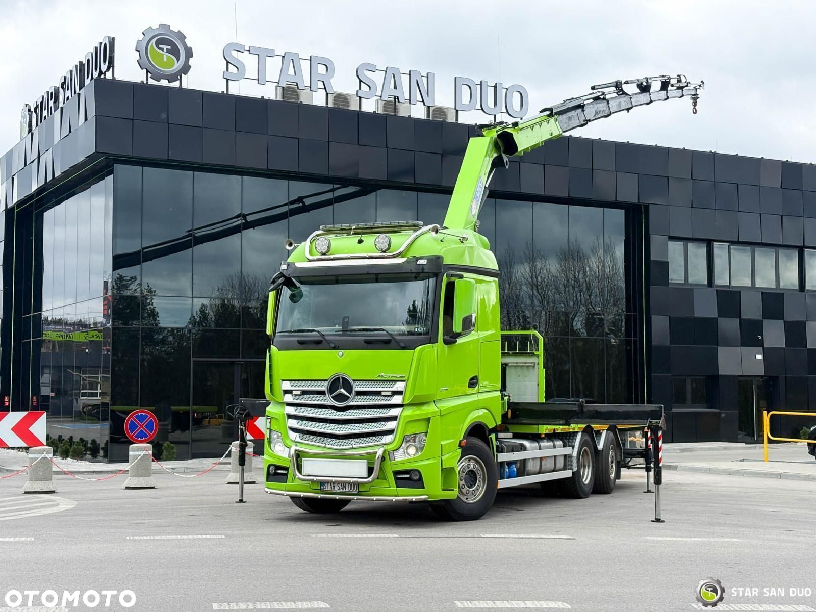 Mercedes-Benz Actros 6x2 HMF 3220 K-7 HDS Żuraw Crane - 2