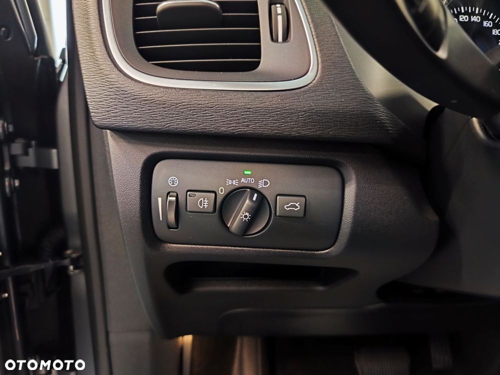 Volvo V40 D2 Drive-E SCR Momentum - 16