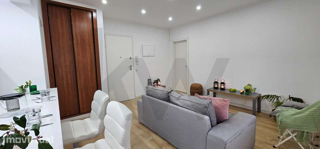 T1, 53m2, remodelado, mobilado, cozinha equipada, varanda, elevador, - Grande imagem: 5/21