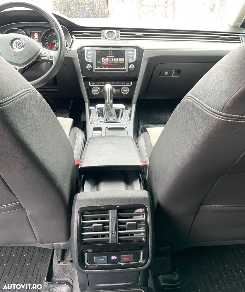 Volkswagen Passat Variant 2.0 TDI DSG Highline - 12