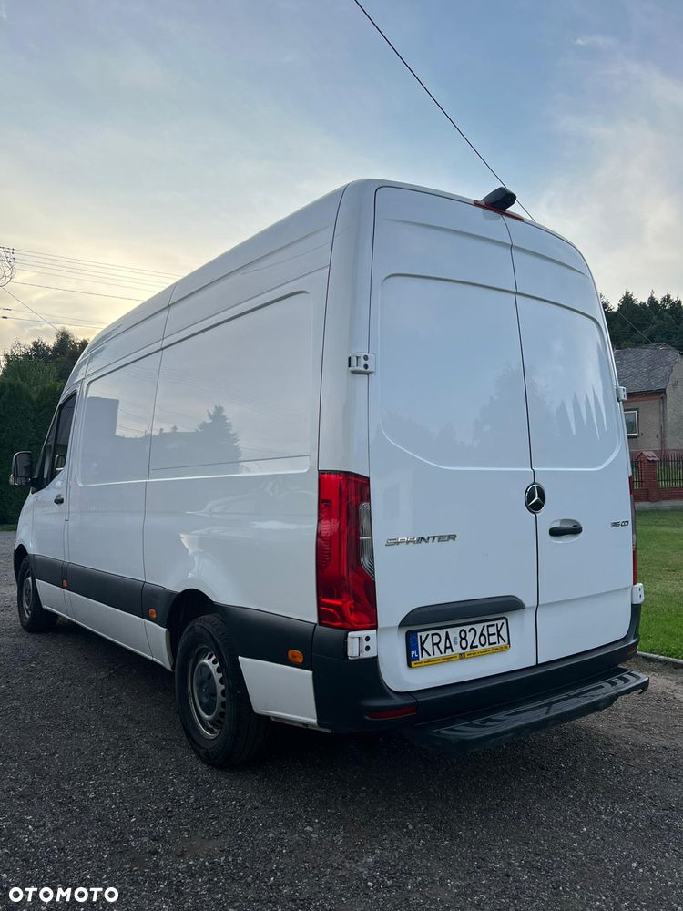 Mercedes-Benz Sprinter - 13