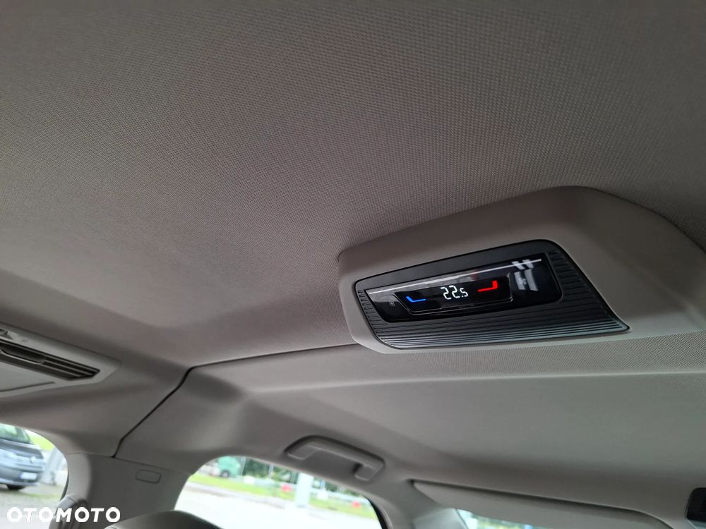 Volkswagen Multivan 2.0 TDI L2 Style DSG - 15