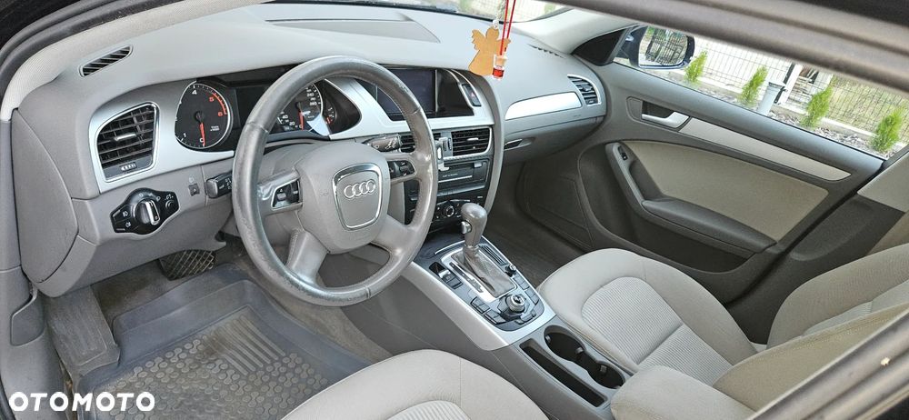 Audi A4 Avant - 16