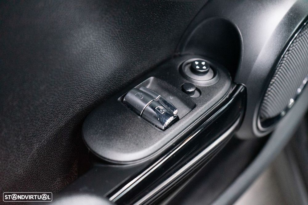 MINI 3 Portas Cooper S Auto - 24