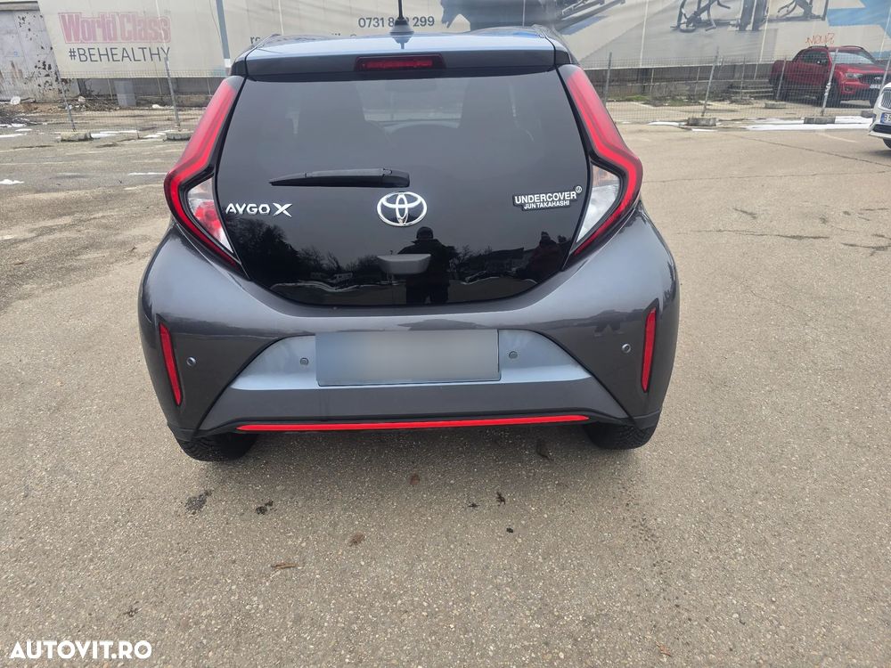 Toyota Aygo X x-shift x-clusiv - 2