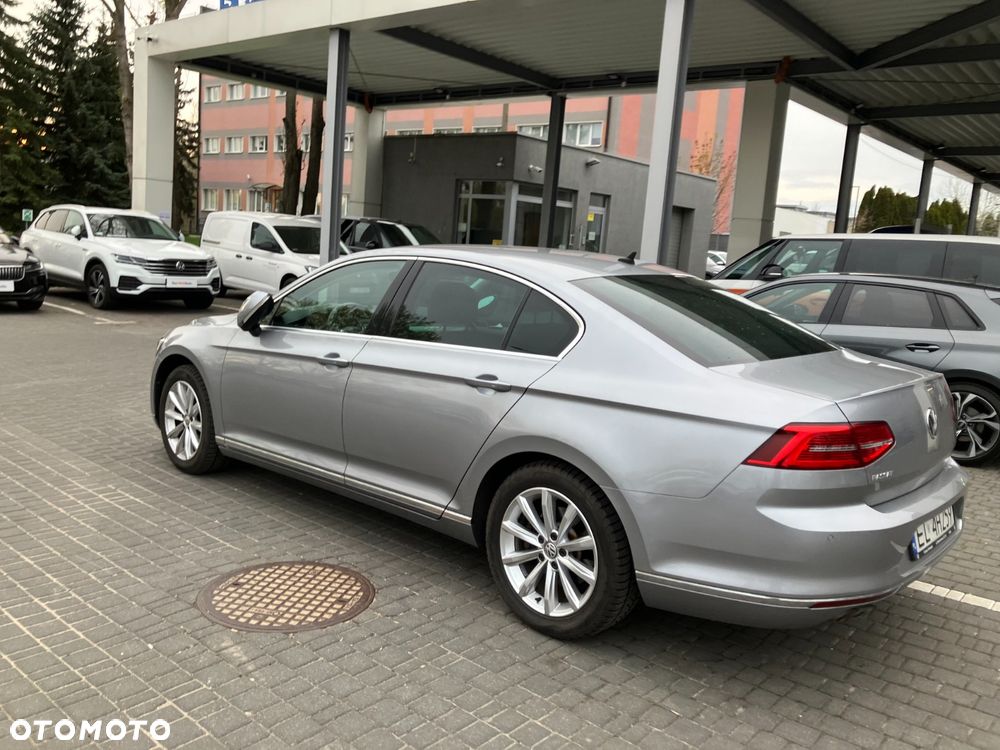 Volkswagen Passat 1.8 TSI BMT Highline - 17