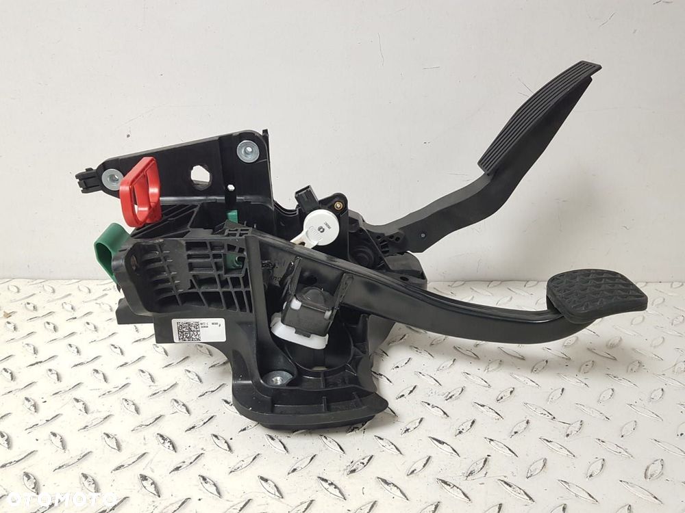 FABRYCZNIE NOWY ORYGINALNY PEDAŁ GAZU HAMULCA POTENCJOMETR OPEL INSIGNIA B II 2 17-25 84657614 - 3