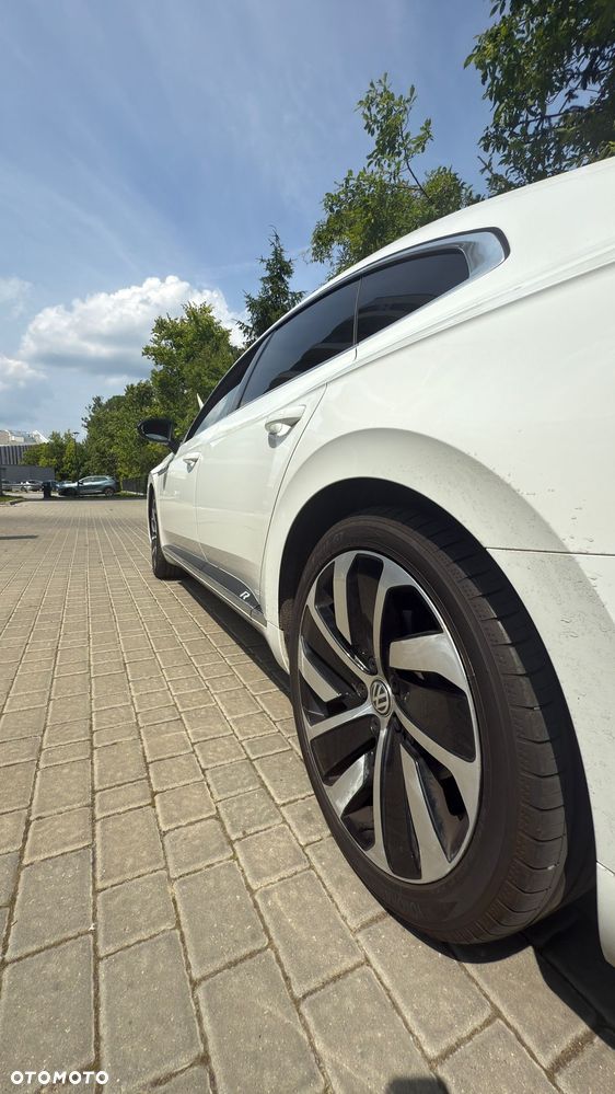 Volkswagen Arteon 2.0 TDI SCR R-Line DSG - 18