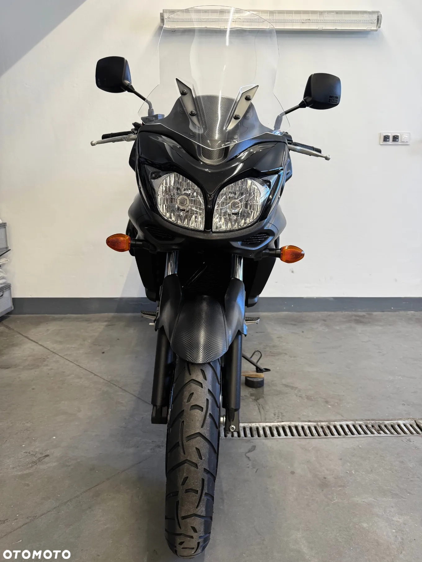 Suzuki V-STROM - 36