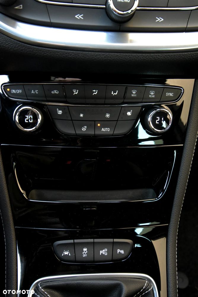 Opel Astra 1.4 Turbo Innovation - 22