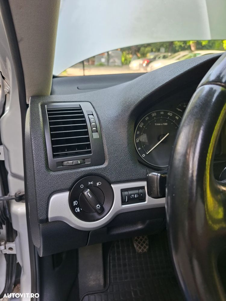 Skoda Octavia 1.6 MPI Classic - 13