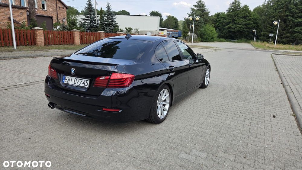 BMW Seria 5 525d - 9