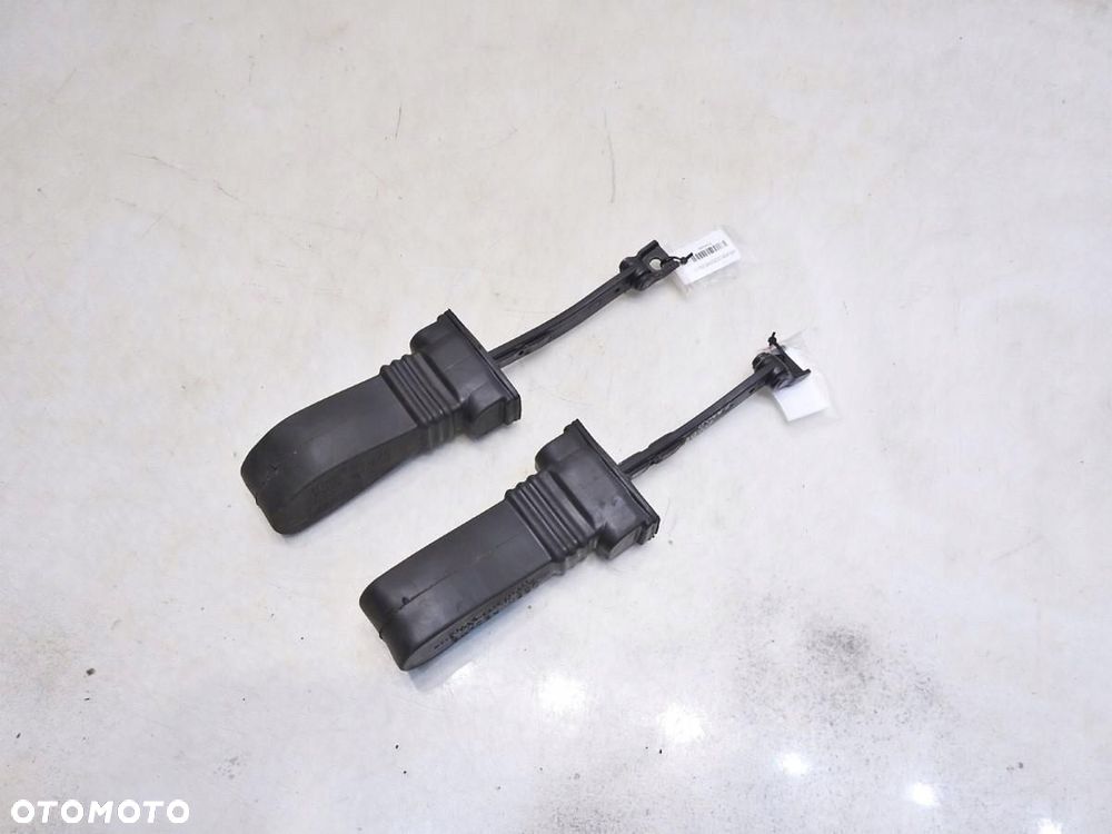 OGRANICZNIK DRZWI AUDI A4 B8 - 2