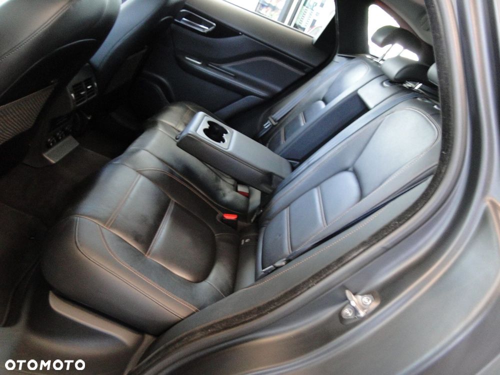 Jaguar F-Pace - 17