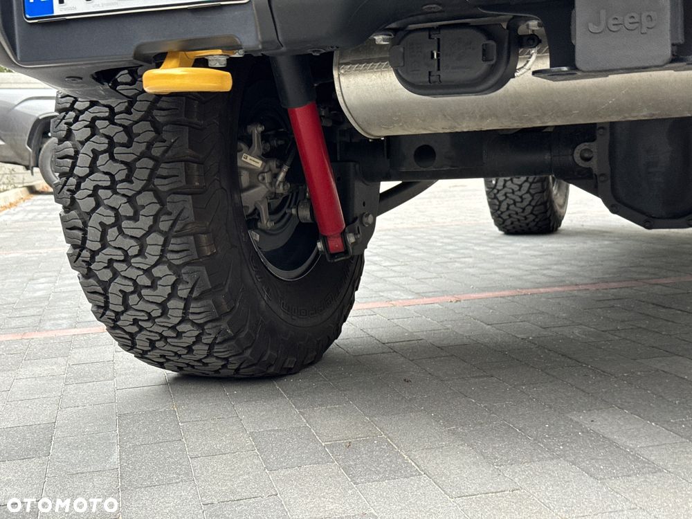 Jeep Wrangler - 24