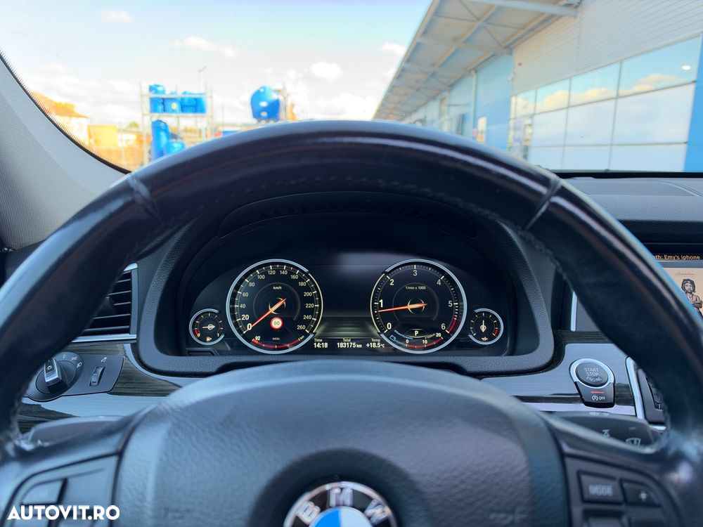 BMW Seria 5 530d xDrive AT - 13