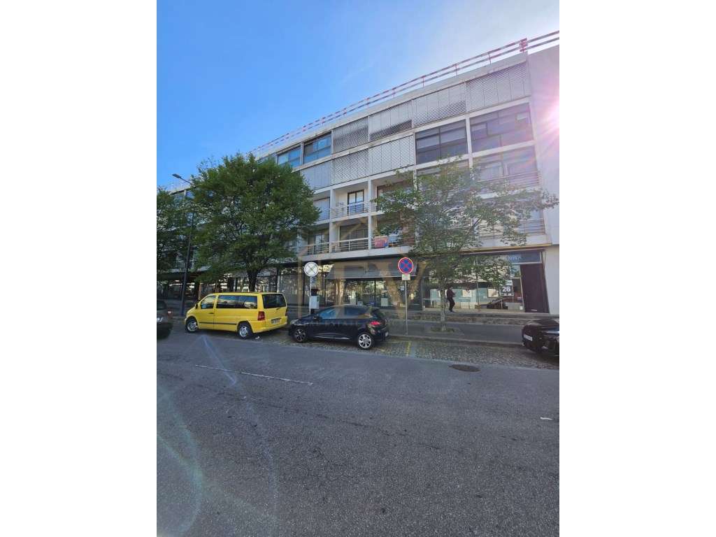 Loja | 81,5 m² - Grande imagem: 3/13