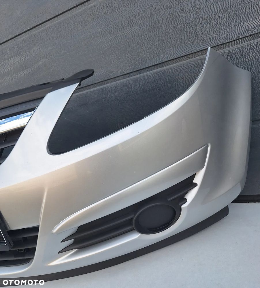 ZDERZAK PRZEDNI, GRILL - OPEL CORSA D EUROPA /  SREBRNY-Z157 - 4