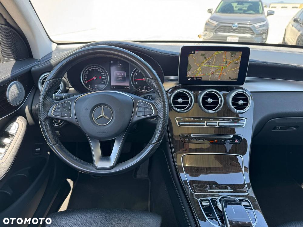 Mercedes-Benz GLC - 11