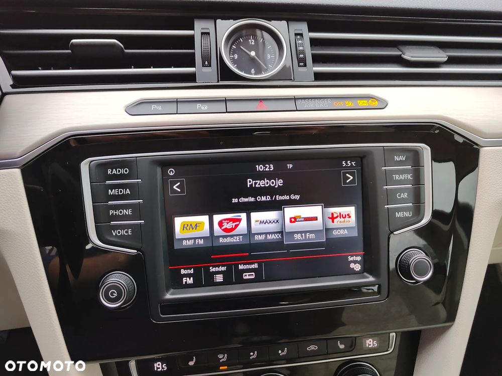 Volkswagen Passat - 26