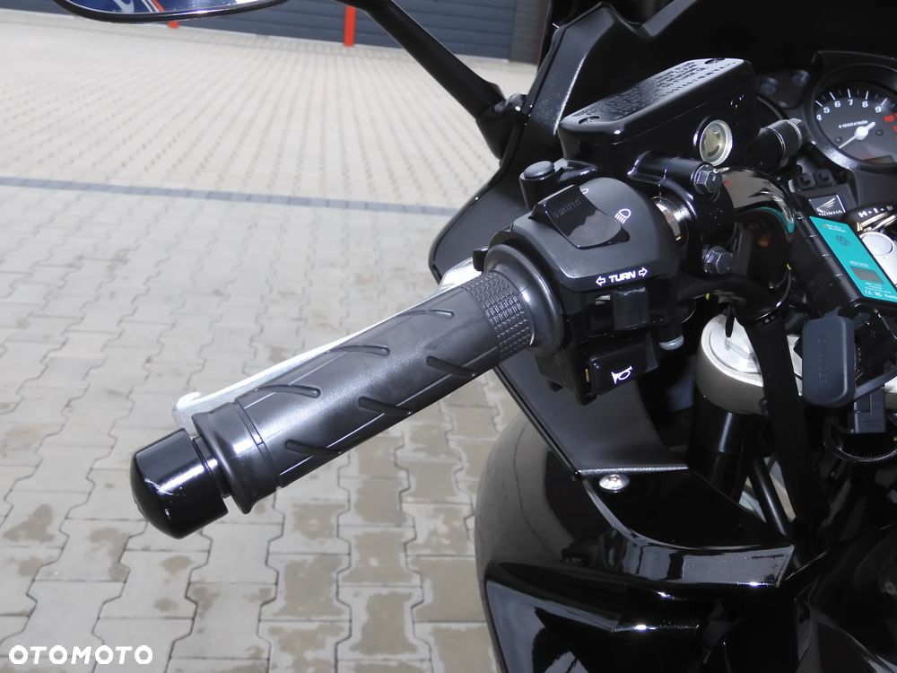 Honda CBF - 10