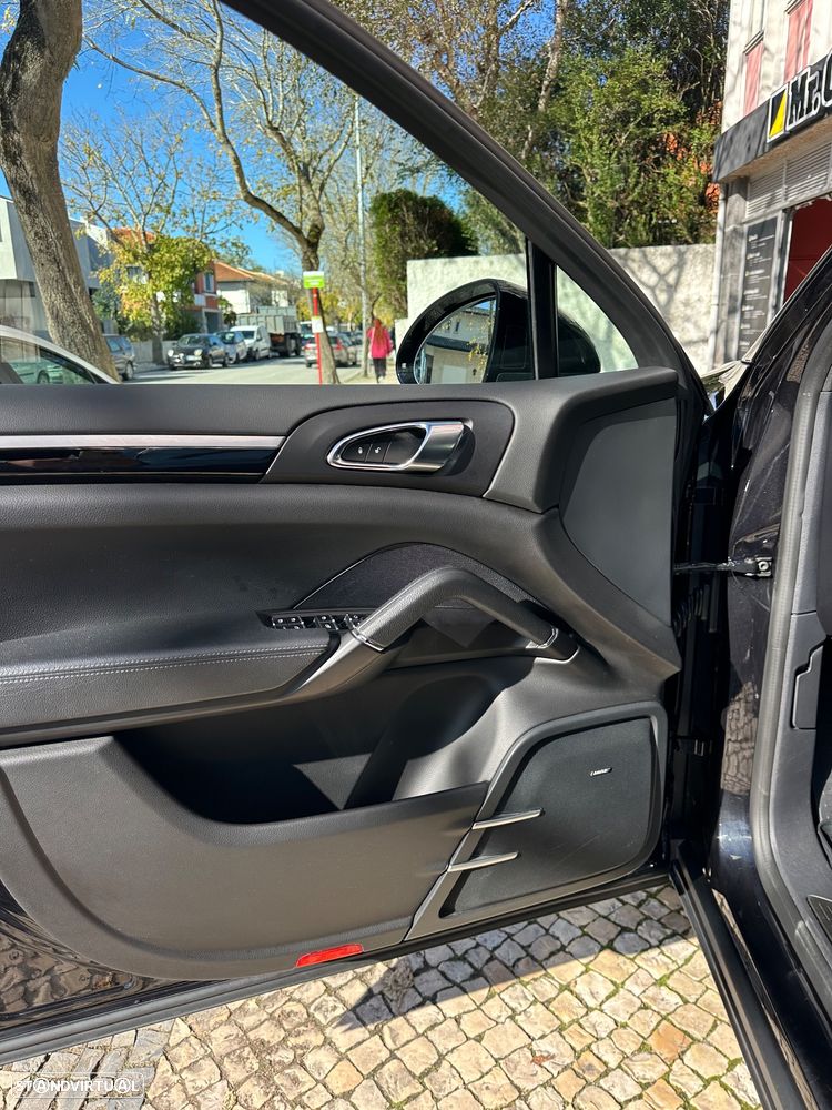 Porsche Cayenne Platinum Edition - 21