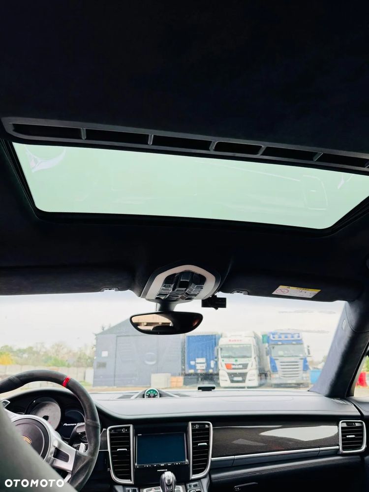 Porsche Panamera - 9