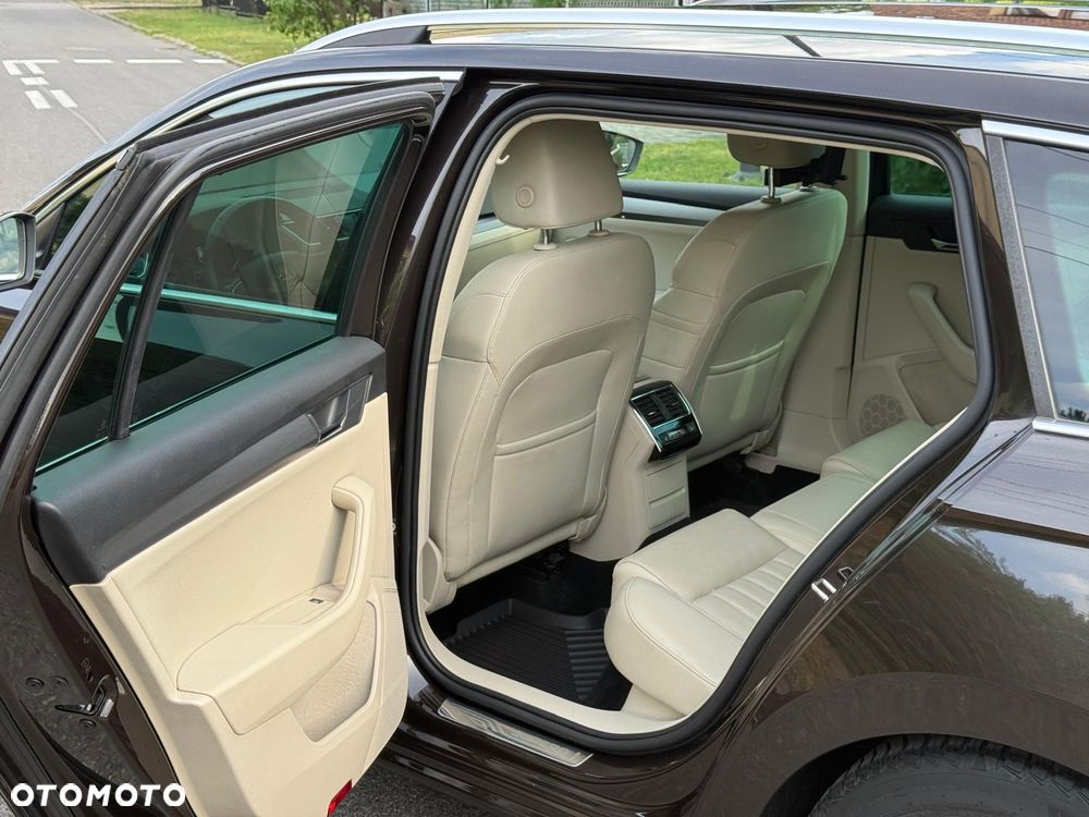Skoda Superb 2.0 TDI DSG Style - 27