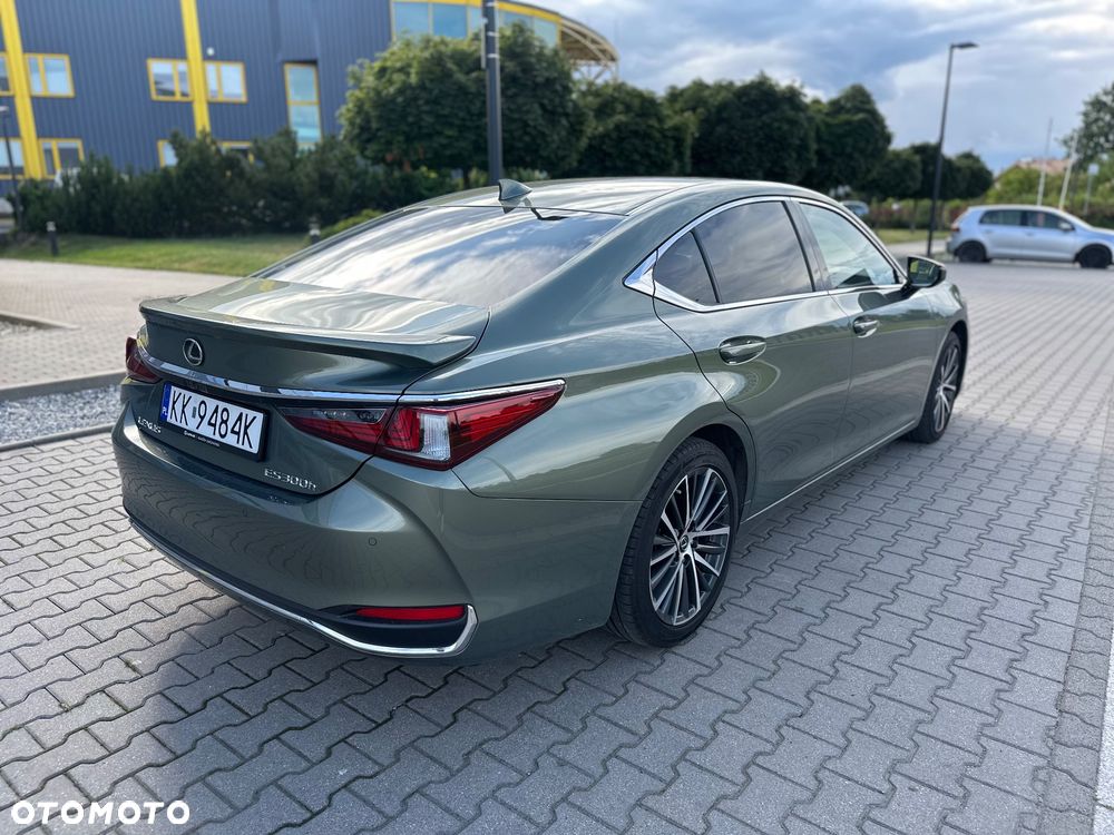 Lexus ES 300h Business Edition - 6