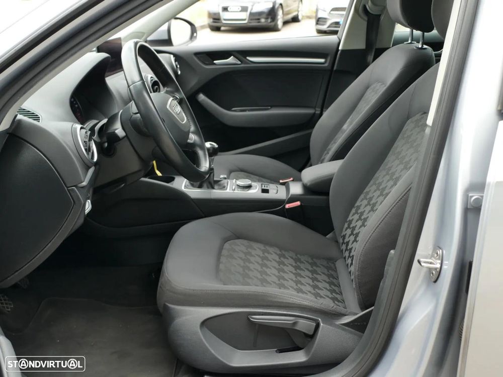 Audi A3 Sportback 2.0 TDI Advance - 26