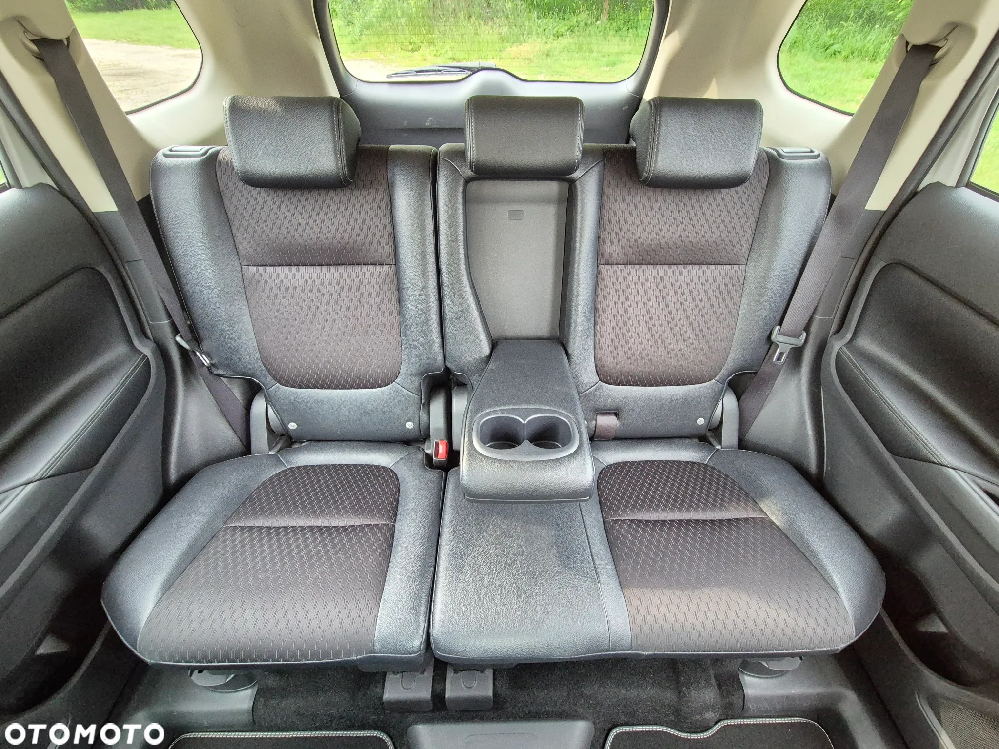 Mitsubishi Outlander 2.0 4WD Plug-In Hybrid - 8