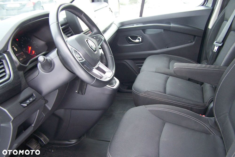 Renault Trafic 2.0 dCi - 9