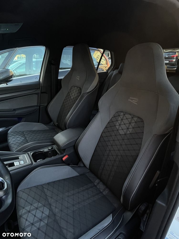 Volkswagen Golf 1.5 eTSI EVO R-Line DSG - 9