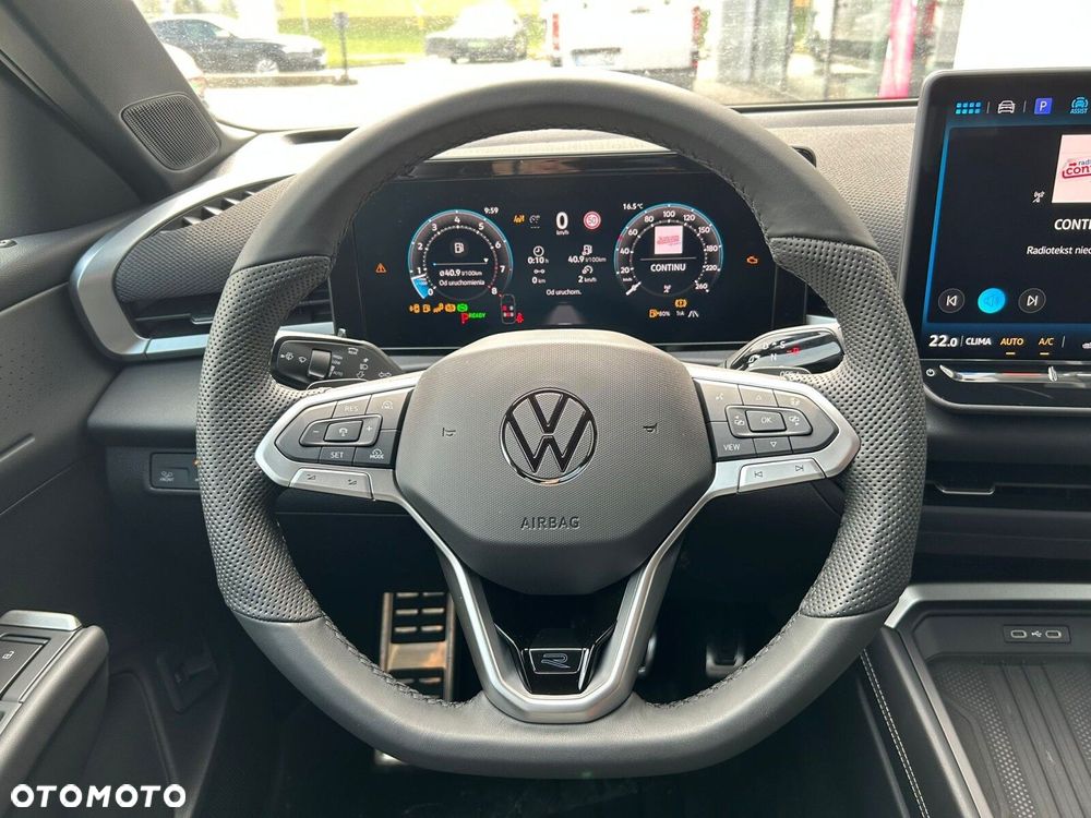 Volkswagen T-Roc - 13