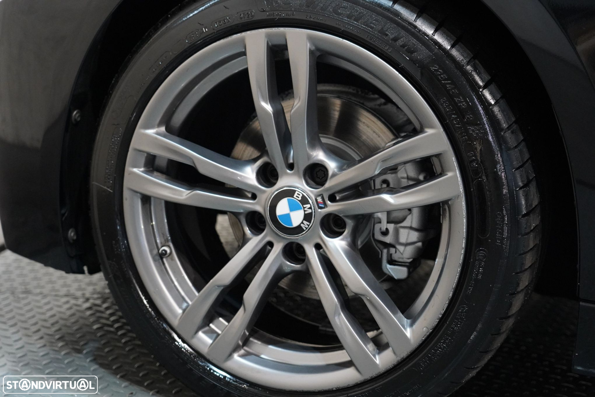 BMW 318 i Touring Pack M Auto - 31