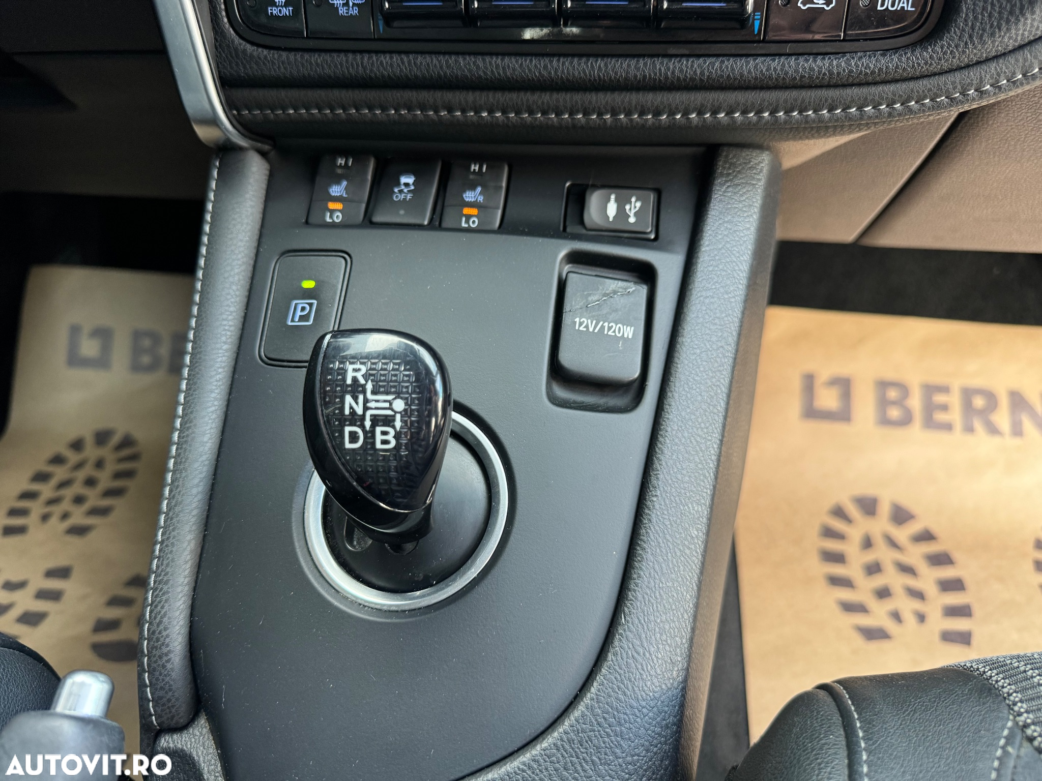 Toyota Auris 1.8 L VVT-i Hybrid Sol - 10
