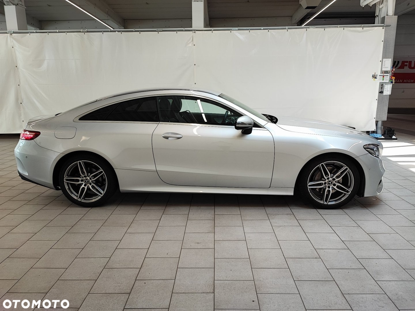 Mercedes-Benz Klasa E 200 4Matic Coupe 9G-TRONIC AMG Line - 14